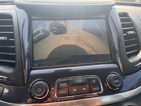 Used 2019 Chevrolet Impala LT FWD image 28