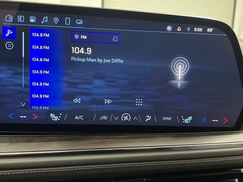 Used 2025 Chevrolet Tahoe LT image 59