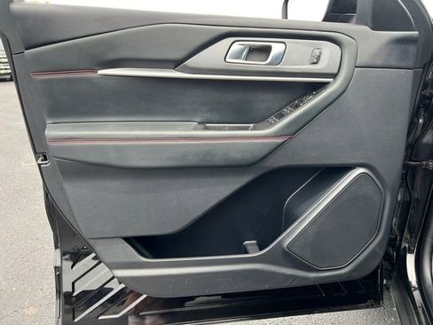 Certified 2025 Ford Explorer ST-Line AWD/4WD image 11
