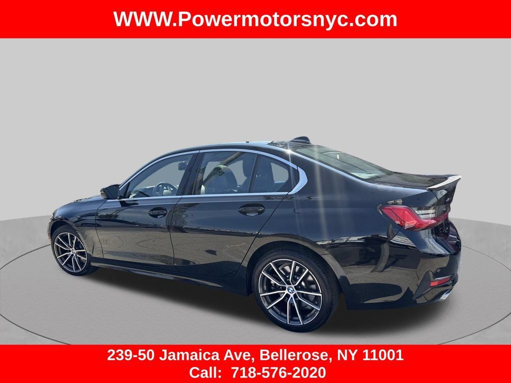 Used 2019 BMW 330i xDrive Sedan w/ Driving Assistance Package AWD/4WD image 3