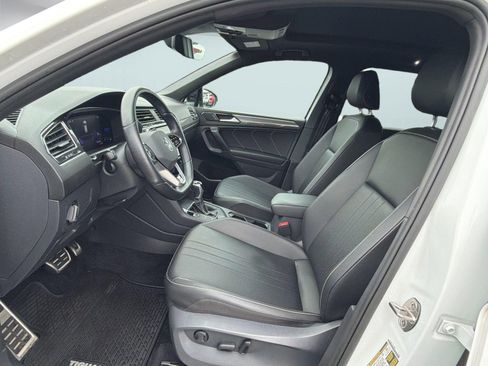 Used 2022 Volkswagen Tiguan SE R-Line AWD/4WD image 5