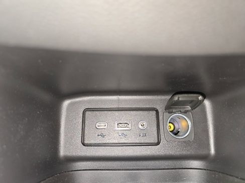 Used 2024 Chevrolet Equinox LT image 33