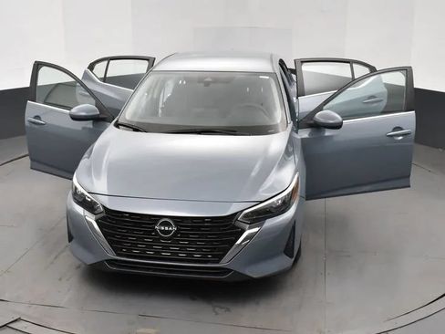 Used 2024 Nissan Sentra SV FWD image 10