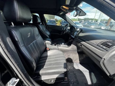 Used 2015 Chrysler 300 S w/ 300S Premium Group RWD image 13