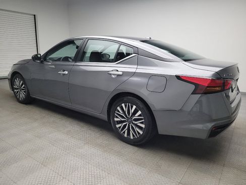 Used 2024 Nissan Altima 2.5 SV image 3