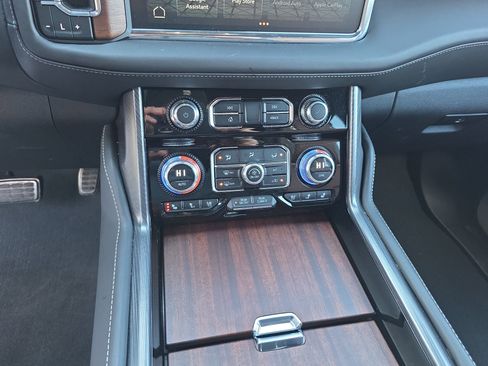 Used 2023 GMC Yukon XL Denali Ultimate image 29