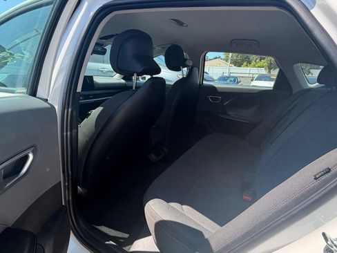 Used 2025 Kia K4 FWD image 6
