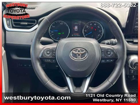 Used 2022 Toyota RAV4 XLE w/ Convenience Package AWD/4WD image 17