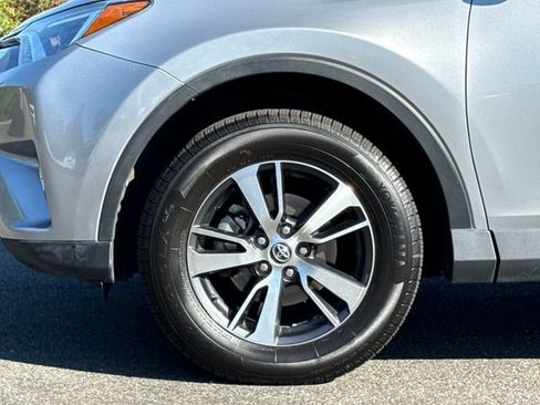 Used 2017 Toyota RAV4 XLE w/ Plus Special Value Package AWD/4WD image 7