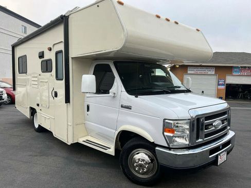 Used 2014 Ford E-350 and Econoline 350 Super Duty image 6