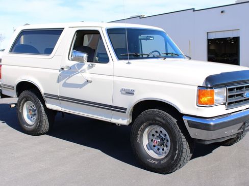 Used 1990 Ford Bronco AWD/4WD image 35