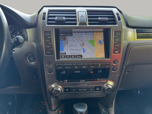 Used 2017 Lexus GX 460 image 25