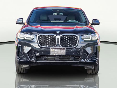Used 2025 BMW X4 xDrive30i image 4