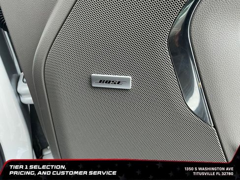 Used 2022 GMC Yukon XL SLT w/ SLT Luxury Package AWD/4WD image 13