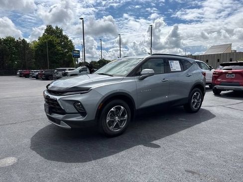 Used 2024 Chevrolet Blazer LT FWD image 7