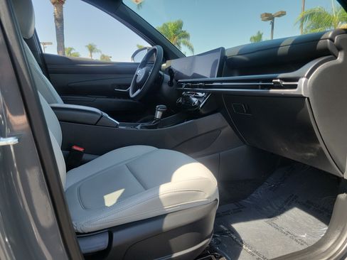 Certified 2025 Hyundai Santa Cruz SEL FWD image 22