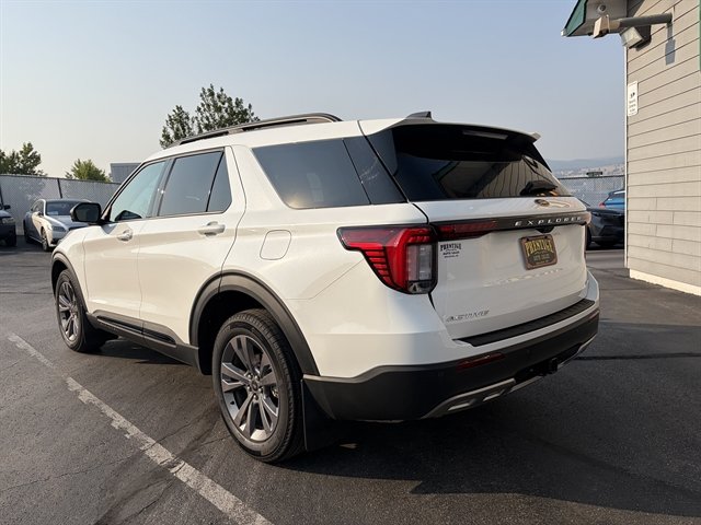 Used 2026 Ford Explorer Active w/ Active Comfort Package AWD/4WD image 9