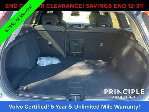 Certified 2025 Volvo V60 B5 Cross Country Plus image 30
