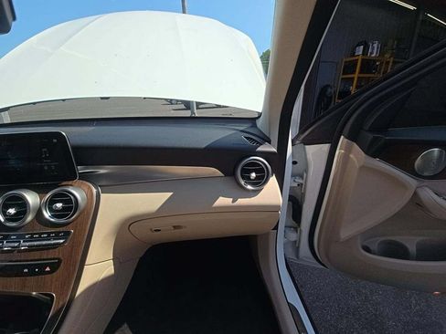 Used 2021 Mercedes-Benz GLC 300 4MATIC image 12