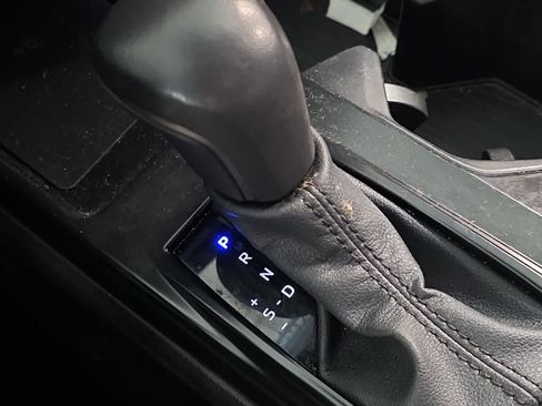 Used 2025 Toyota Camry SE w/ Convenience Package FWD image 22