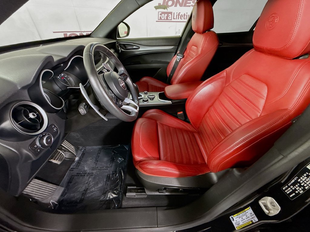 Used 2023 Alfa Romeo Stelvio Veloce AWD/4WD image 26
