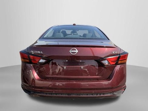 Used 2024 Nissan Altima 2.5 SV FWD image 7