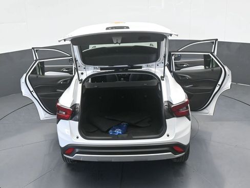 Used 2025 Chevrolet Trax LT w/ LT Convenience Package image 68