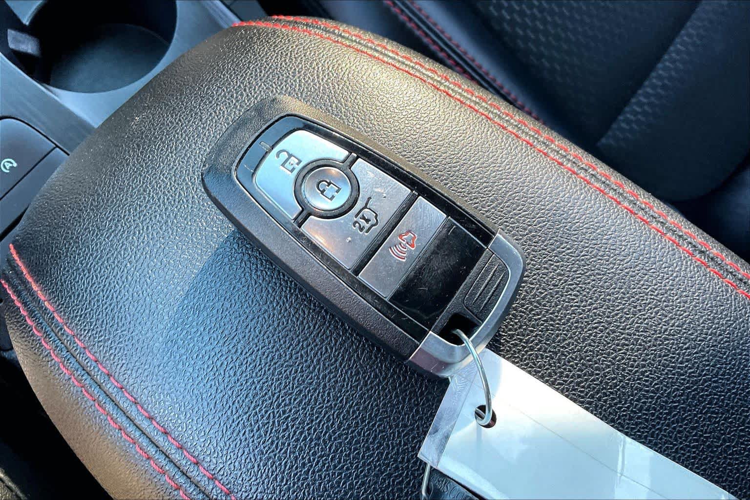 Used 2025 Ford Escape ST-Line FWD image 14