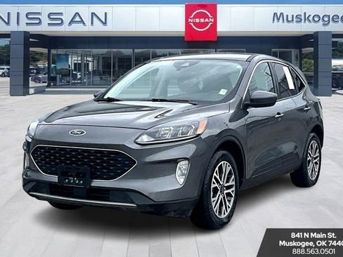 Used 2022 Ford Escape SEL w/ Class II Trailer Tow Package image 3