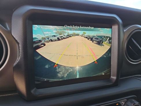 Used 2023 Jeep Wrangler Unlimited w/ 8.4" Radio Group image 14