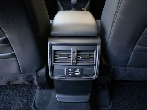 Certified 2025 Subaru Forester Premium AWD/4WD image 18