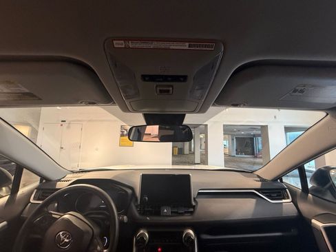 Used 2025 Toyota RAV4 LE image 32