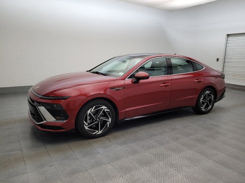 Used 2024 Hyundai Sonata SEL w/ Convenience Package FWD image 2