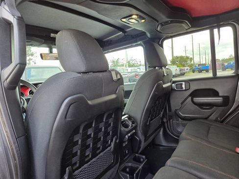 Used 2022 Jeep Wrangler Unlimited Rubicon AWD/4WD image 20