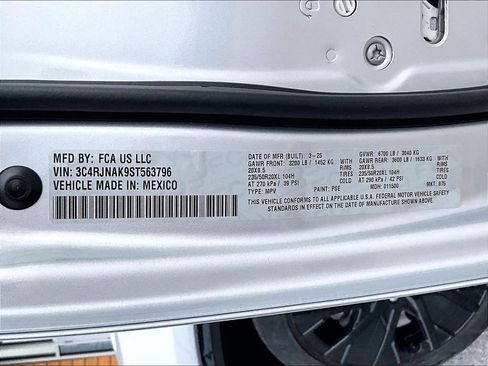 Used 2025 Jeep Wagoneer S Launch Edition AWD/4WD image 17