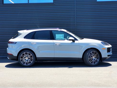 New 2026 Porsche Cayenne AWD/4WD image 8