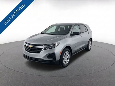 Used 2024 Chevrolet Equinox LS w/ LS Convenience Package image 1