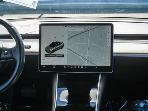 Used 2018 Tesla Model 3 Long Range RWD image 15