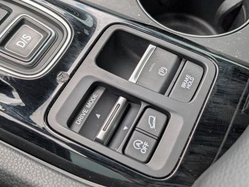 Used 2025 Honda Pilot EX-L image 25