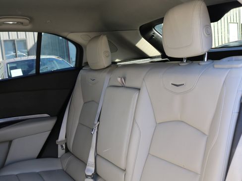 Used 2021 Cadillac XT4 Luxury w/ Cold Weather Package image 35