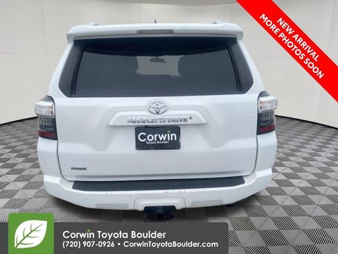 Used 2014 Toyota 4Runner SR5 AWD/4WD image 6