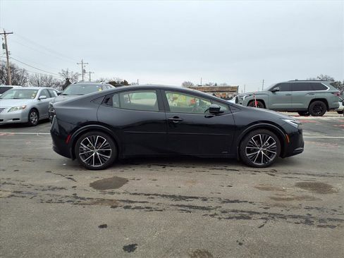 Used 2024 Toyota Prius XLE image 35