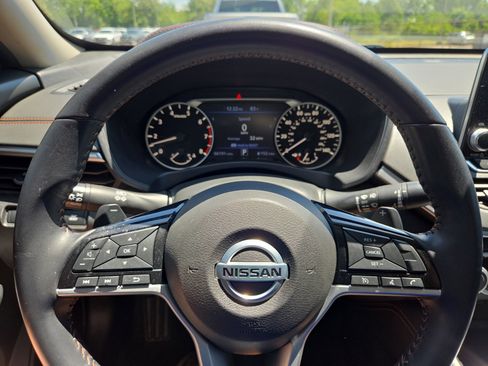 Used 2021 Nissan Altima 2.5 SR FWD image 10