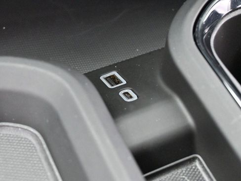 Used 2025 GMC Sierra 2500 AT4X image 13