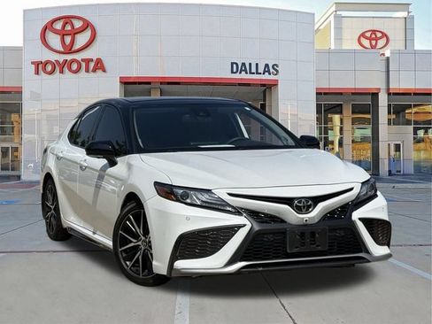 Used 2022 Toyota Camry XSE w/ Navigation Package FWD image 1