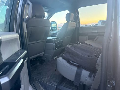 Used 2019 Ford F250 XLT w/ XLT Premium Package image 3
