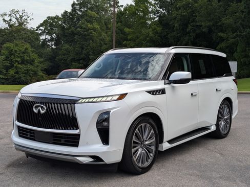 Used 2025 INFINITI QX80 Sensory AWD/4WD image 5
