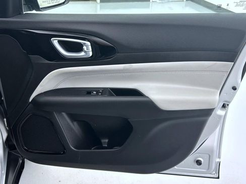 Certified 2024 Jeep Compass Limited image 16