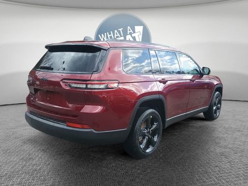 New 2025 Jeep Grand Cherokee L Altitude image 3