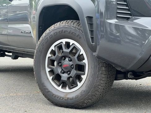 Used 2025 Toyota Tacoma TRD Off-Road w/ TRD Off Road Premium Package AWD/4WD image 2